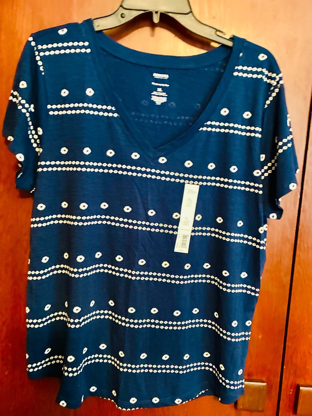 Sonoma Navy Short Sleeve V-Neck Top with White Dot Stripes